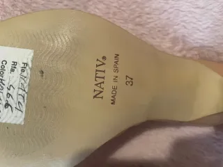 Zapatos de tacón beige