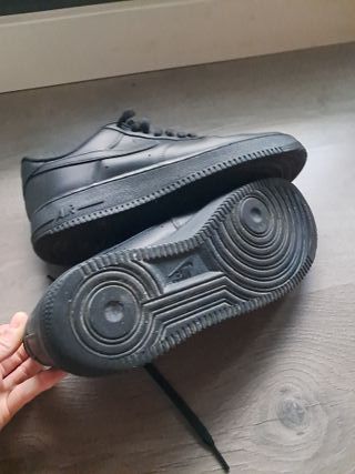 Nike Air Force 1 Negras Talla 44. 