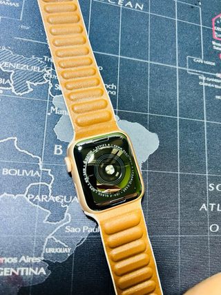Apple Watch Series 4 40mm Oro con Pantalla Rota