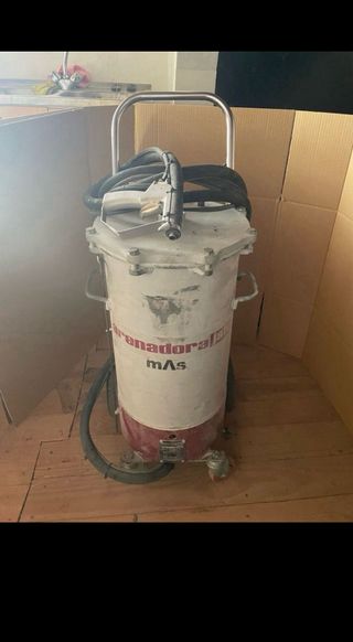 Compresor y Chorro de Arena