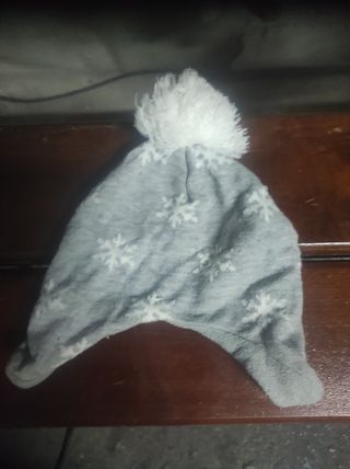 Gorro infantil Frozen con pompón