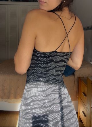 Vestido fiesta negro con brillos