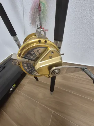 Carrete Everol 9/0 80lbs + Cañas Kali silstar