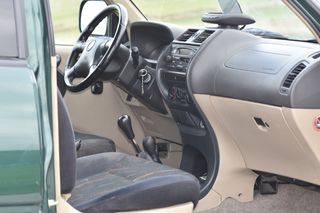 Nissan Terrano II 2001