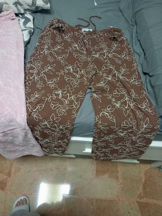2 Pantalones Stradivarius Estampados Talla 42