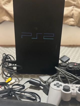 PlayStation 2 + 2 mandos + 19 juegos