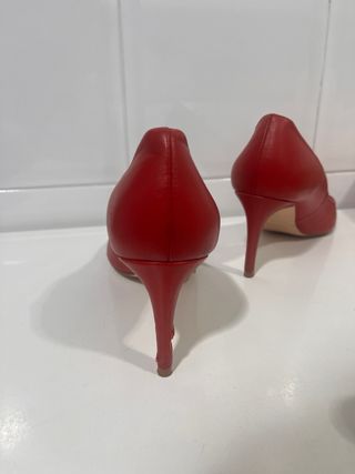 Zapatos de tacón Zara Stilettos Rojos