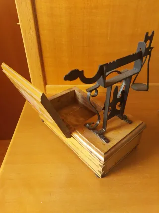 Portasigarette decorato con fiori