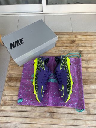 Botas de fútbol Nike Hypervenom Moradas
