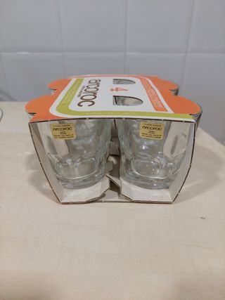 Vasos pequeños de vidrio