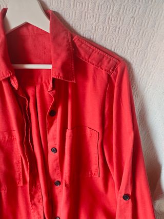 Sobrecamisa chaqueta roja talla M mujer botones