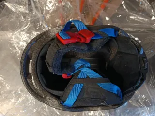 Caschi da neve (bianco e nero)