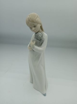 Statuetta Zaphir bambina con gatto