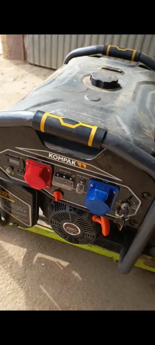 Generador KOMPAK K9000E Gasolina