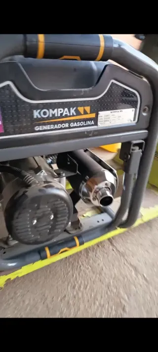Generador KOMPAK K9000E Gasolina
