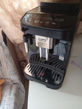 Cafetera Super Automática DeLonghi Magnífica EVO