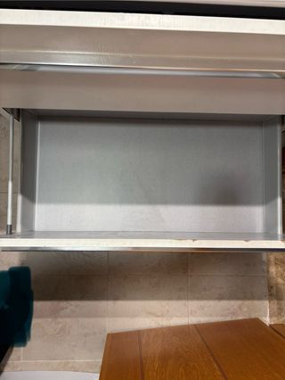 Mueble baño 90 cm lavabo y grifo.