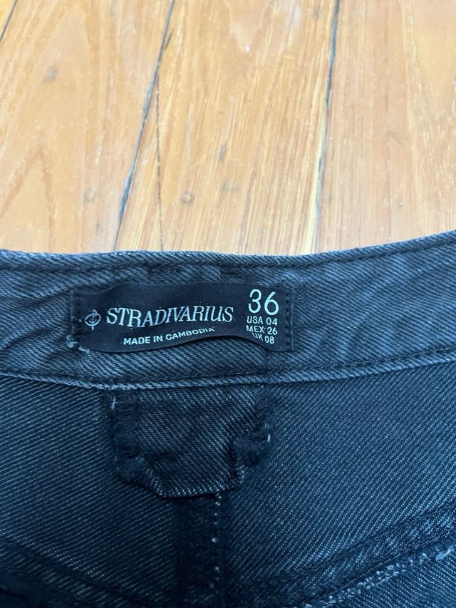 Shorts Stradivarius D75 negros