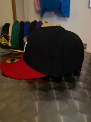 Gorra New Era Negra y Roja