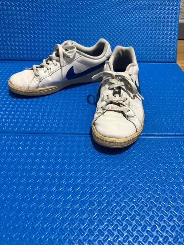 Nike Capri II LTR Blancas/Azules