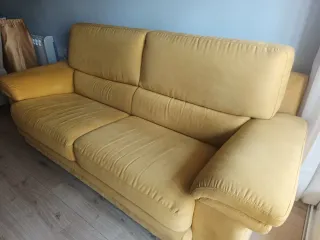 Sofá de 2 plazas amarillo tela