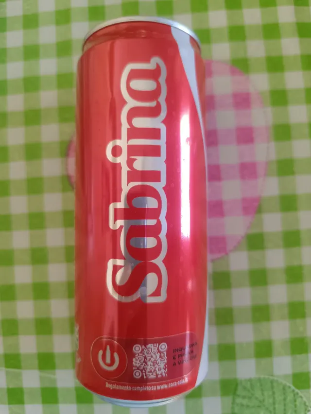 Lattina Coca Cola con nome "Sabrina".