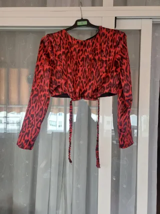 Blusa Zara Leopardo Roja Talla M