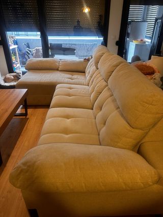 Sofá chaise longue eléctrico en crudo casi nuevo