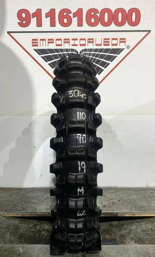 110 90 19 M PIRELLI RUEDA AL 90% VIDA UTIL