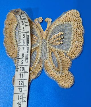 Farfalla decorativa paillettes e perline
