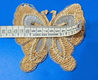 Farfalla decorativa paillettes e perline