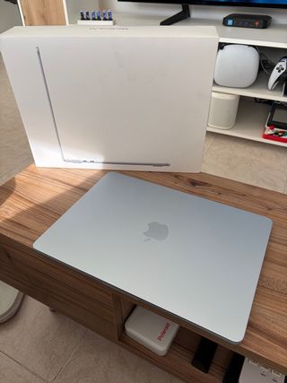 MacBook Air 13 M4 16/256GB Azul 2025+extras