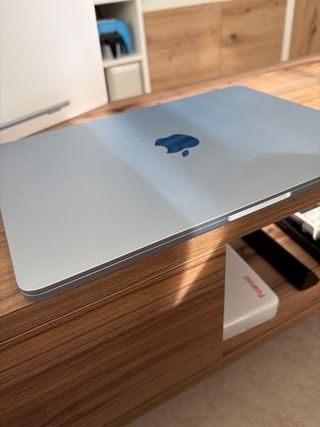 MacBook Air 13 M4 16/256GB Azul 2025+extras