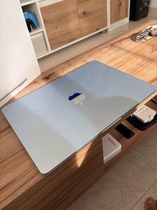 MacBook Air 13 M4 16/256GB Azul 2025+extras