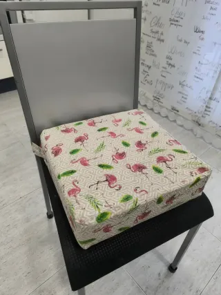 Cojín elevador asiento infantil.