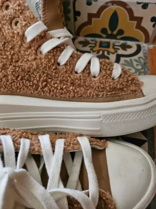 Botas Converse borreguito marrones y blancas