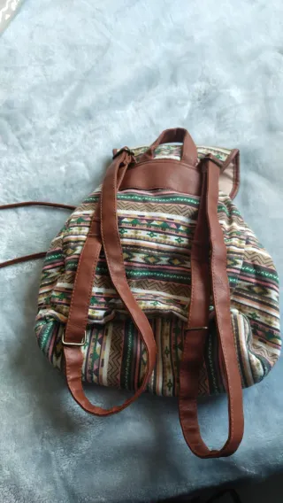 Mochila de tela estampada