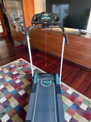 Cinta de correr Cecotec RunnerFit 1000W con planch