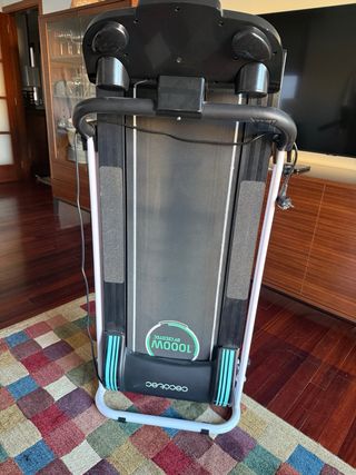 Cinta de correr Cecotec RunnerFit 1000W con planch