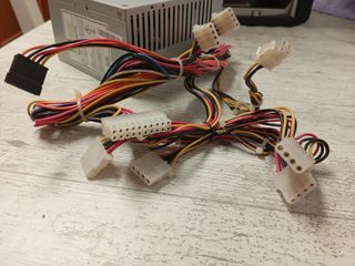 Fuente Alimentación HEC para PC Torre