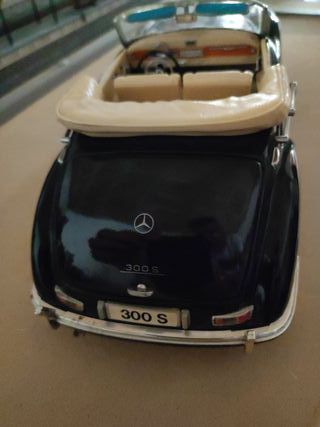 Maisto 1/18 Coche Clásico Negro Convertible,