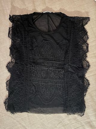 Top in pizzo nero