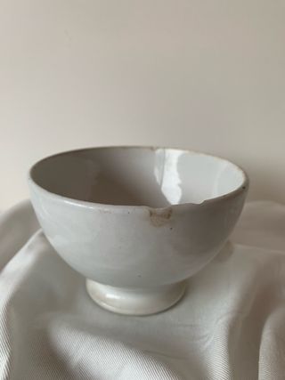 Tazón antiguo de cerámica