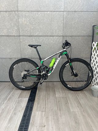 Bicicleta MTB carbono Giant Anthem Advanced 27.5