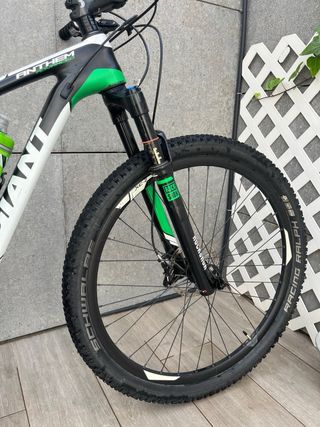 Bicicleta MTB carbono Giant Anthem Advanced 27.5