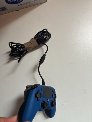 Mando azul y cascos