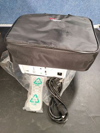 Proyector Optoma EH200ST DLP 1080p 3000 lúmenes