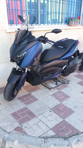 MOTO YAMAHA XMAX 400 ABS