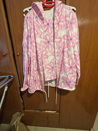 Chándal floral rosa y blanco