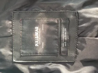 Chaqueta Pull&Bear símil piel negra